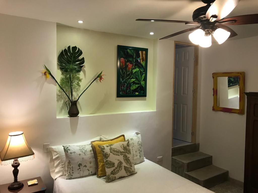 Magic Garden House Hotell Cali Exteriör bild