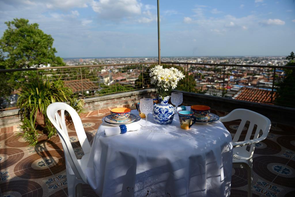 Magic Garden House Hotell Cali Exteriör bild
