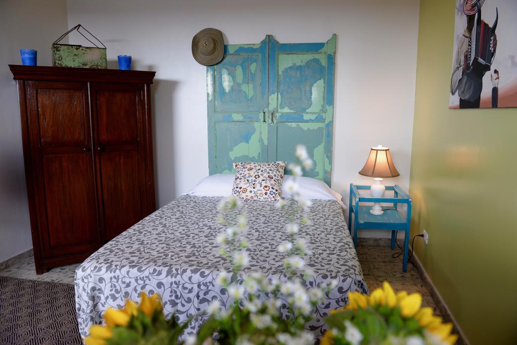Magic Garden House Hotell Cali Exteriör bild