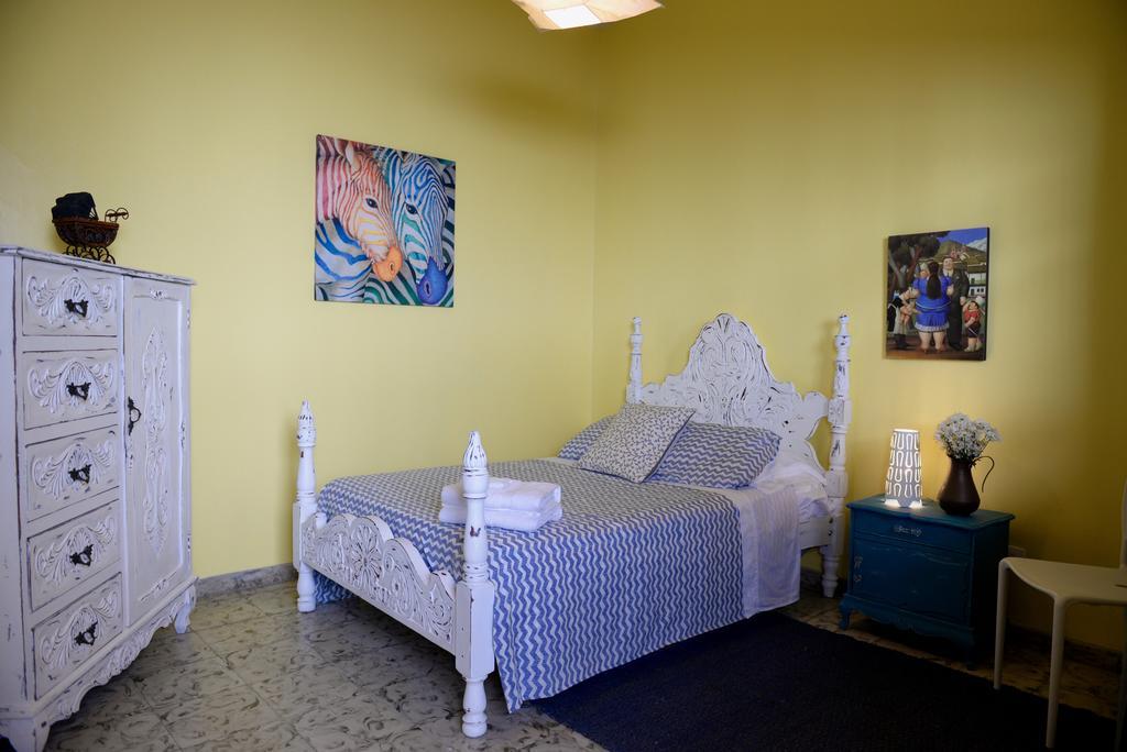 Magic Garden House Hotell Cali Exteriör bild