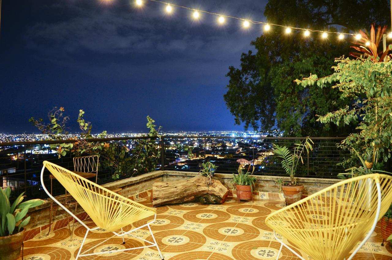 Magic Garden House Hotell Cali Exteriör bild
